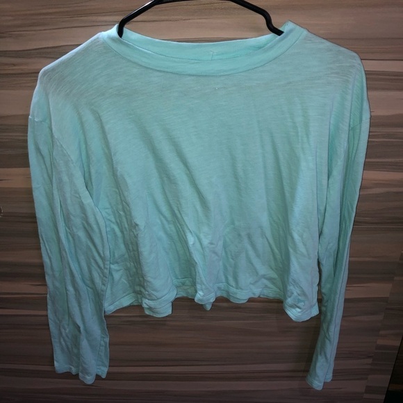 Pink Victoria’s Secret long sleeve crop top small blue vs crop top long sleeve‌ - Picture 2 of 4